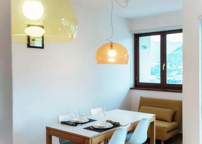 Bird's Eye View - By Myhomeincomo Апартаменты