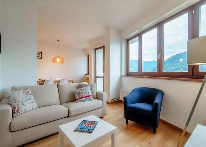 Bird's Eye View - By Myhomeincomo *