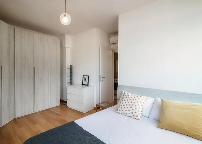 Apartment Bird's Eye View - By Myhomeincomo *