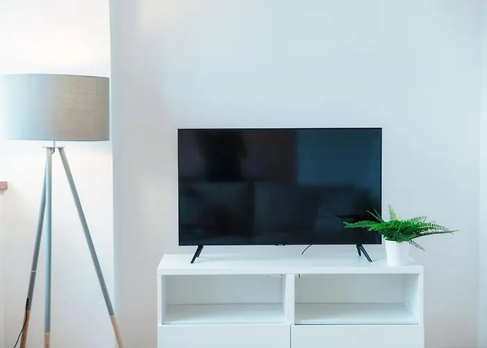 Bird's Eye View - By Myhomeincomo Apartment *