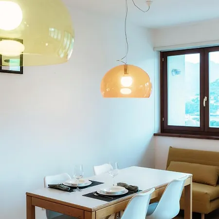 Bird's Eye View - By Myhomeincomo Appartement